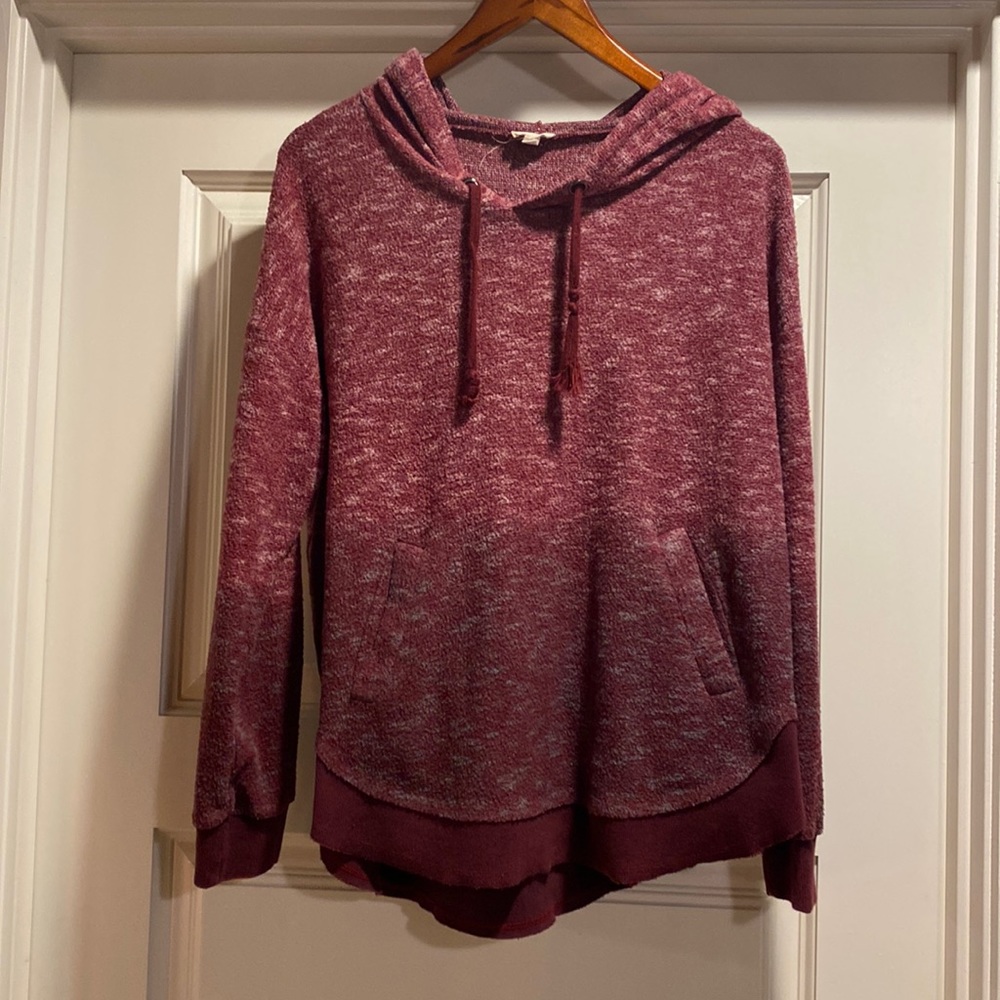 Hem and thread pullover hoodie